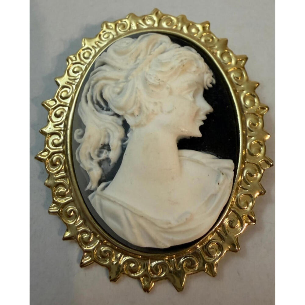 Vintage Pin Brooch Gold Toned Oval Cameo Design Woman's Profile Black Tan White